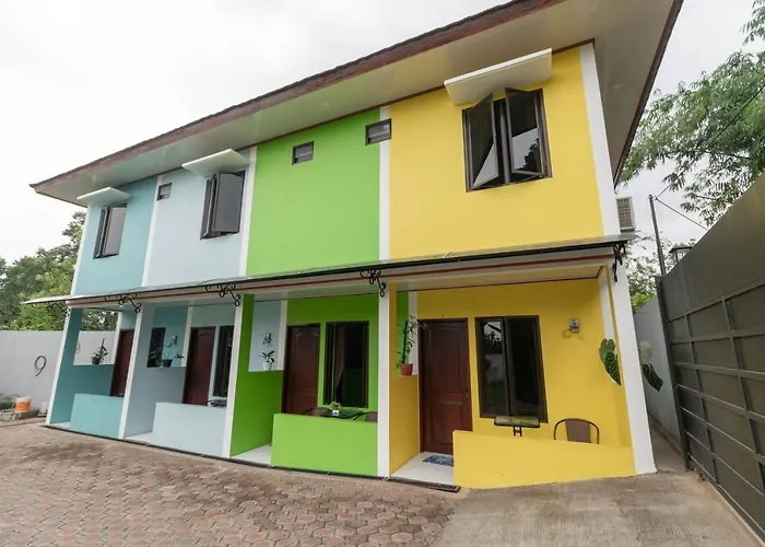 Reddoorz Plus Near Jungeland Sentul Bogor