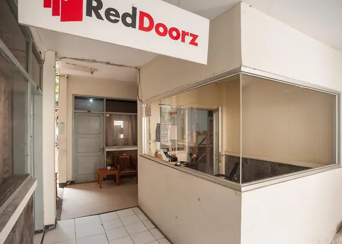 RedDoorz Plus near RS PMI Bogor